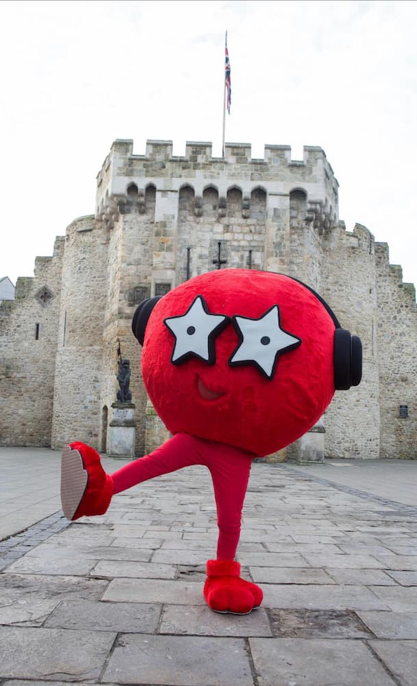 Supporting comic relief