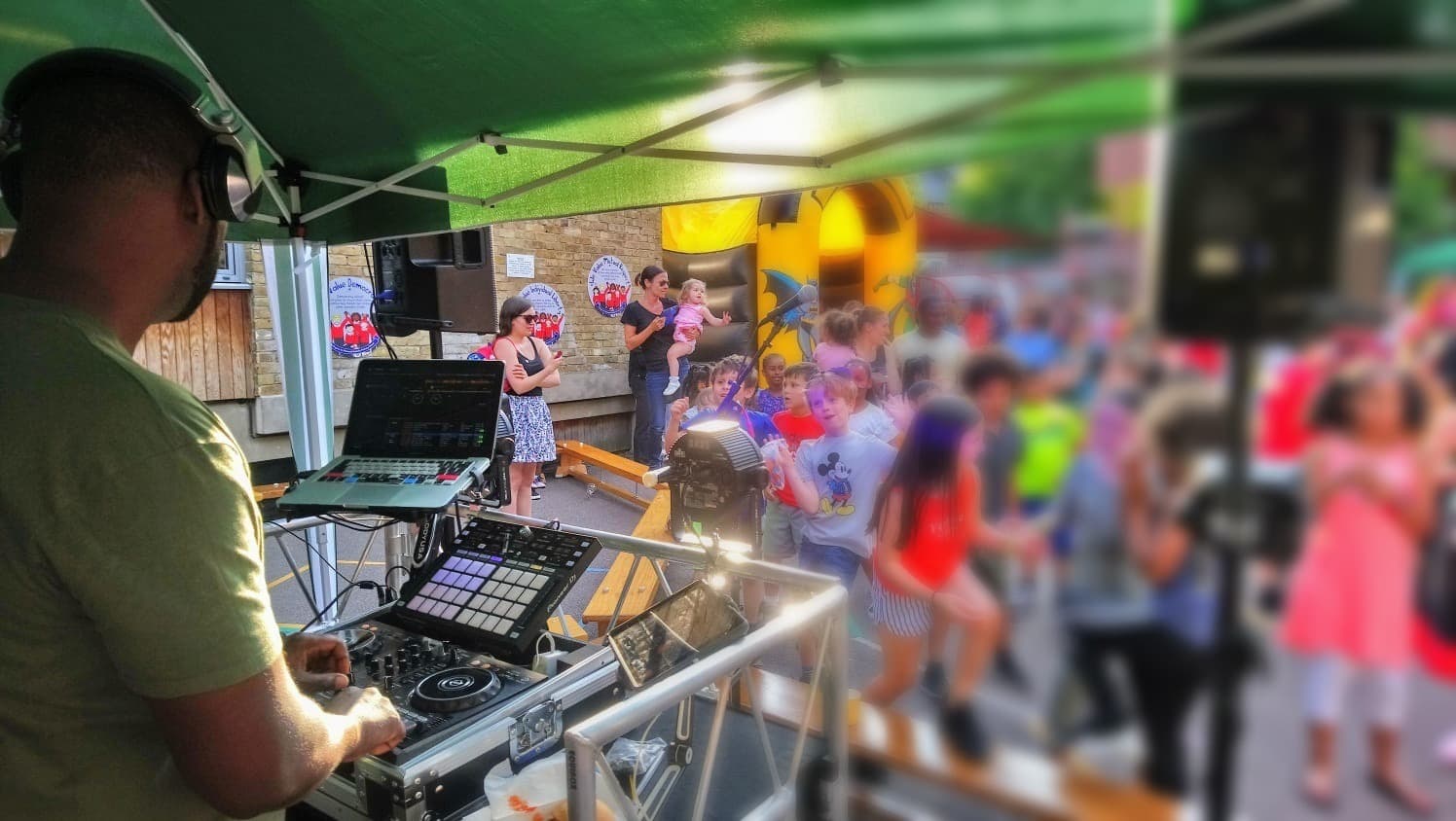 School disco dj